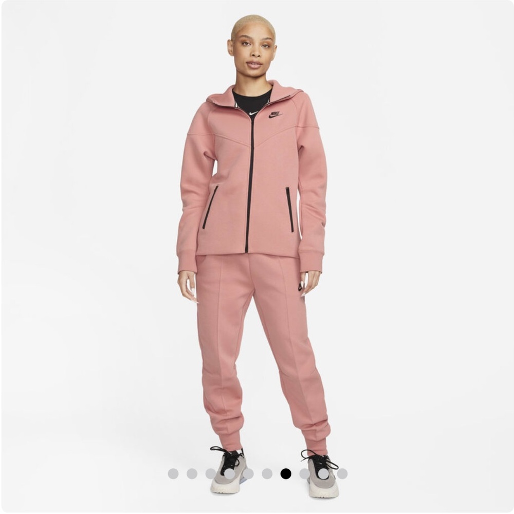 Nike Women’s Tech Fleece Full-Zip Windrunner Hoodie and Joggers set Size 2X